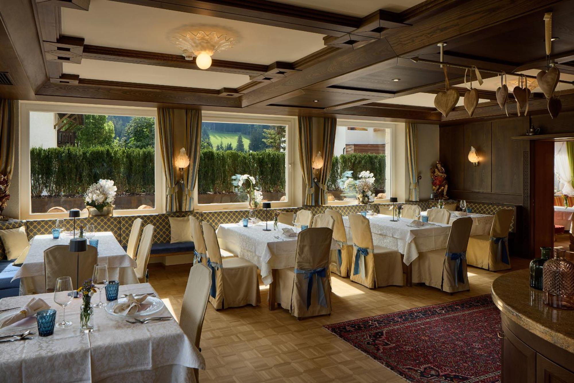 Dolomites Wellness Hotel Savoy La Villa  Exterior foto